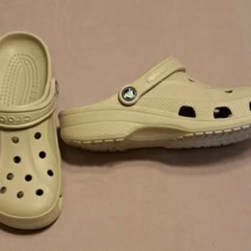 Crocs - Picture 3 of 4